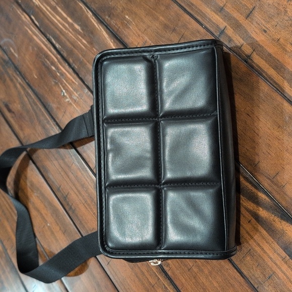 Amanda uprichard quilted belt bag crossbody - Picture 4 of 10